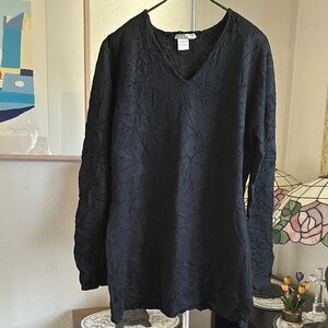 Alberto Makali Black V-Neck Long Sleeve Top as M, 39” chest